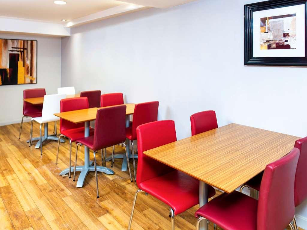 Ibis Budget Burton Upon Trent Centre Hotel Restaurant photo